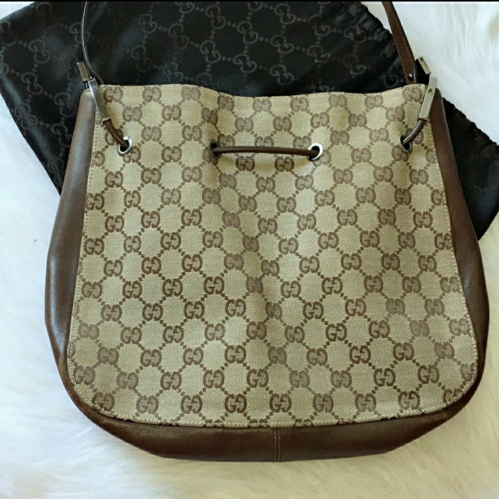 💯Authentic Gucci Drawstring handbag 😍